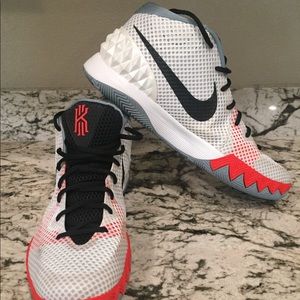 Kyrie 1 Nike basketball shoes